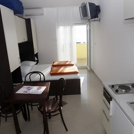 Apartments Rubic Omis Bagian luar foto