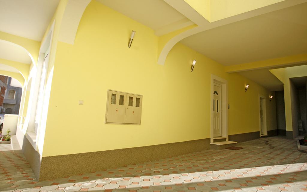 Apartments Rubic Omis Bagian luar foto