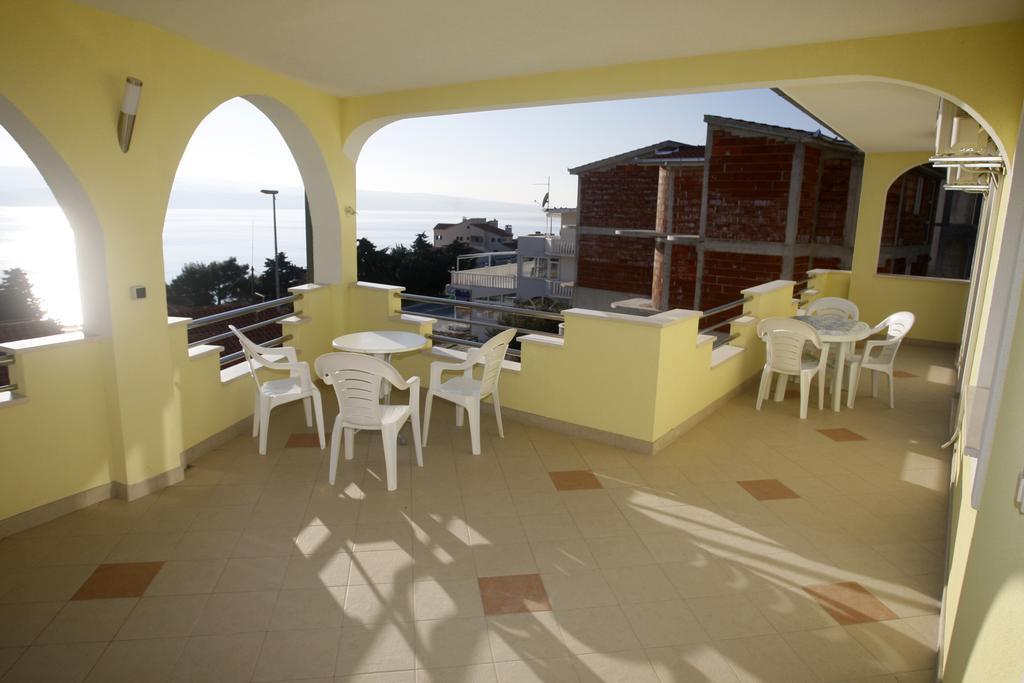 Apartments Rubic Omis Ruang foto