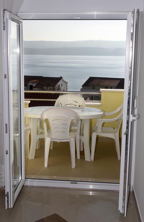 Apartments Rubic Omis Ruang foto